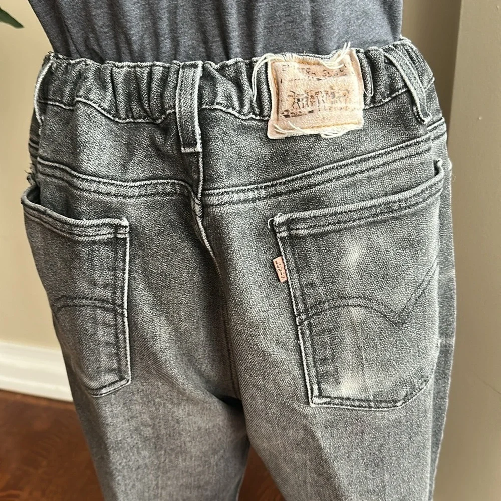 Grey Levi’s unisex size w38 L29
